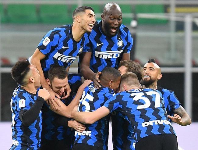 爱游戏 -包含里程碑夜！巴塞罗那再遭质疑；意大利杯清晨刷纪录；悬念犹存；数据趋势出现新变化的词条